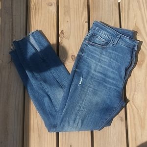 Frayed V-Ankle Jeans